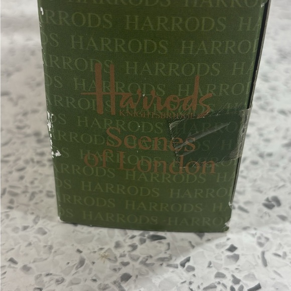 Harrods Red London Bus Model - Picture 7 of 9